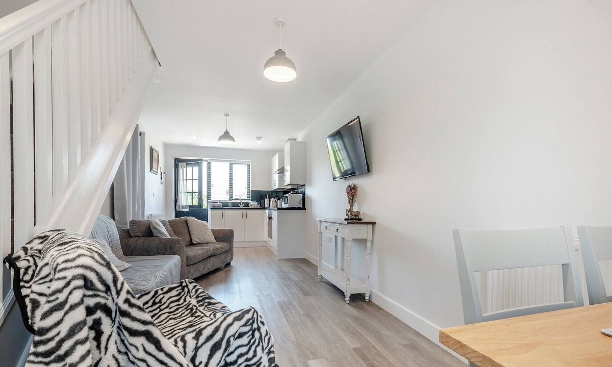 Laverton Cottage | Tanglin Farm - Wonky Donkey