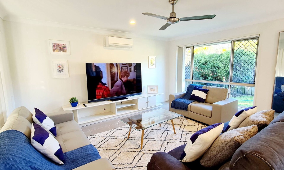 Redland Bay House | Tanzanite - Long Term Furnished