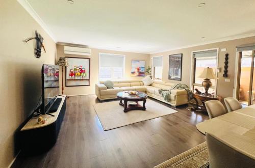 Tarneit House | Tarneit Treasure