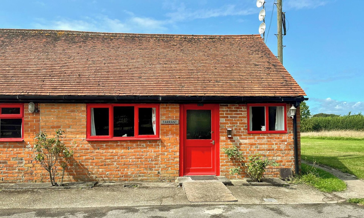 Hartgrove Cottage | Tarrant Cottage -14557