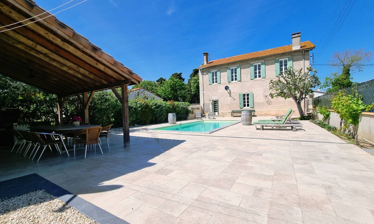 Olonzac Villa | Tasteful maison de maître with private pool