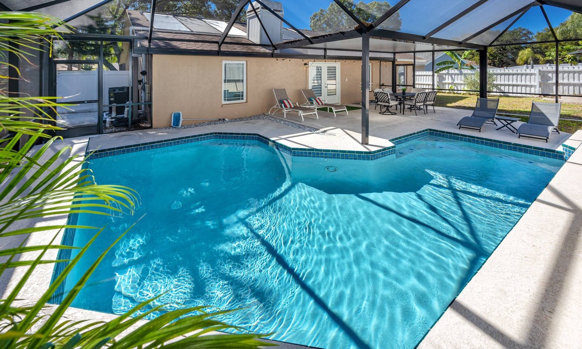 Barrington Oaks West House | Tastefully updated, Heated Pool, 10 min to Beach!