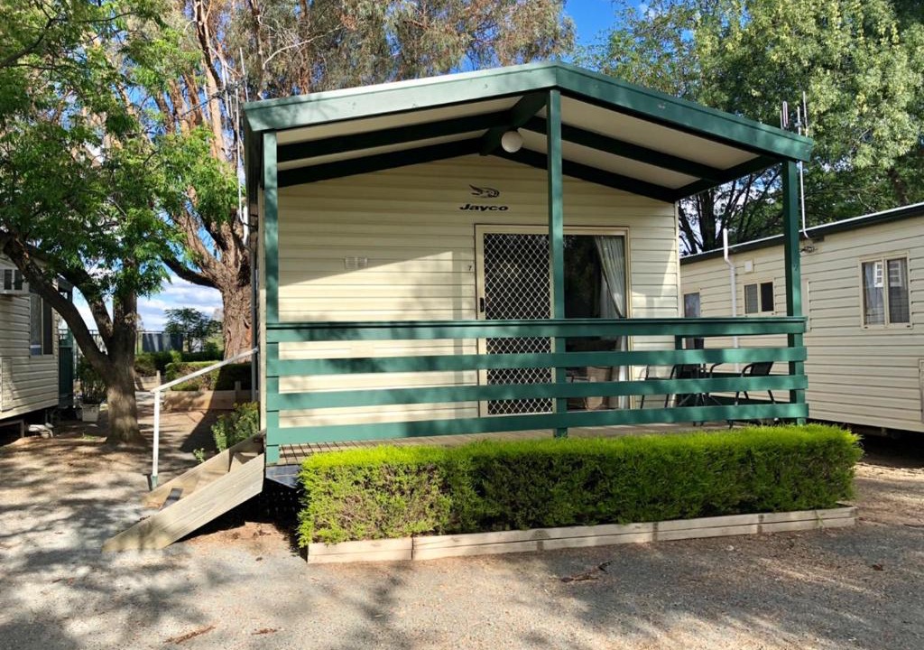 Tatura Hotel | Tatura Cabin & Caravan Park