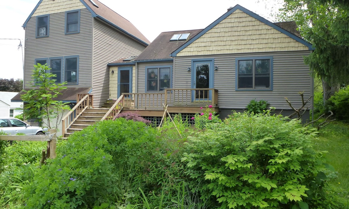 Trumansburg House | Taughannock rental - right side