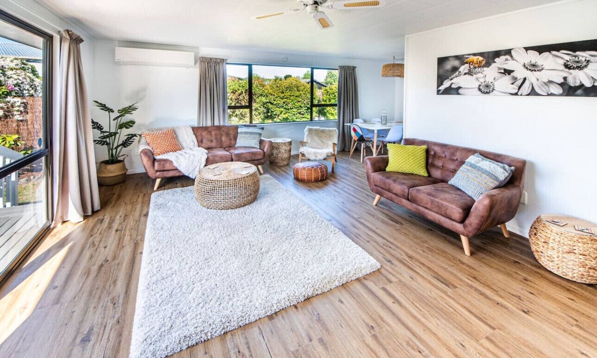 Hilltop House | Taupo Gem: Cozy & Private