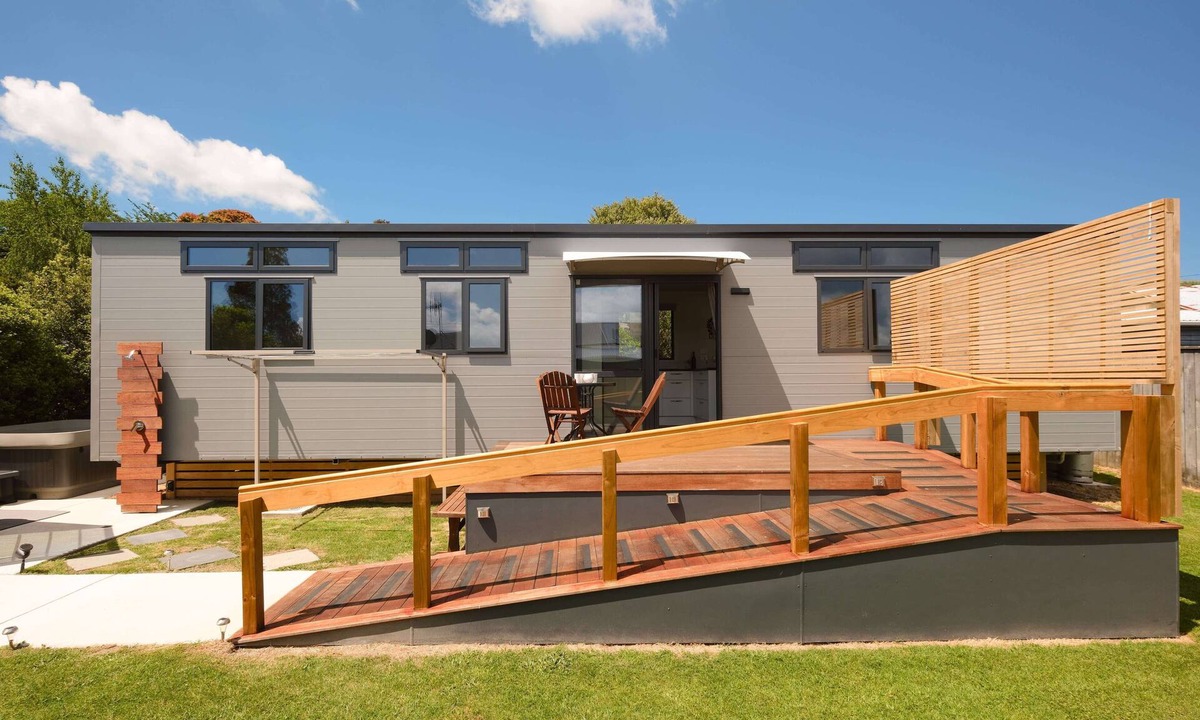 Hilltop House | Taupo luxury Tiny House & Spa