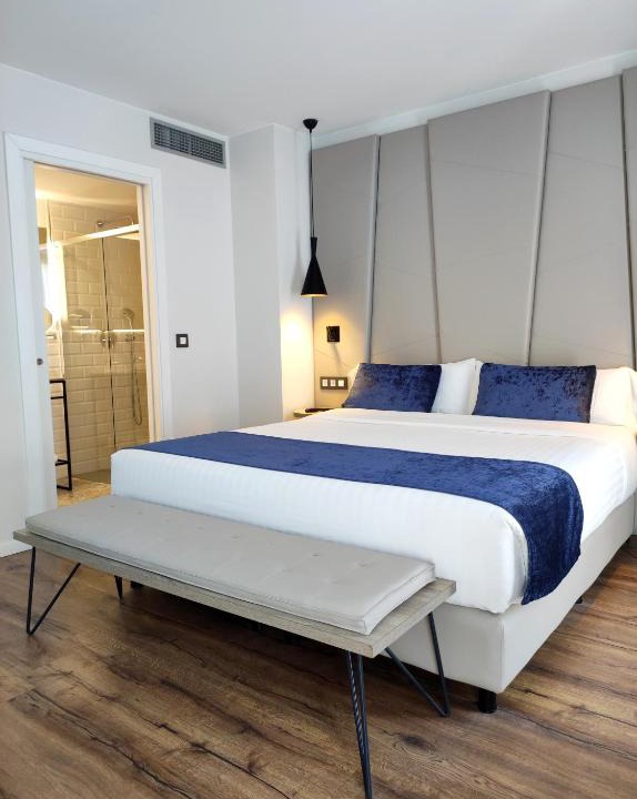 L'Escala Hotel | Taverna de la Sal Boutique Hotel