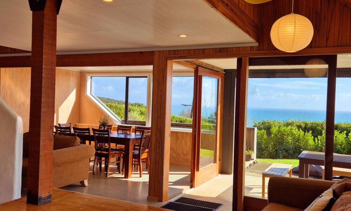 Raglan House | Tawa Whare Ocean Views