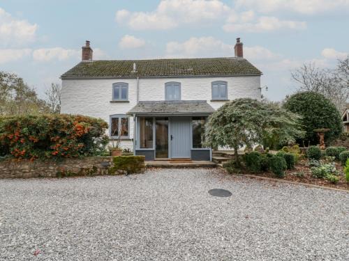 Usk House | Tawny Cottage