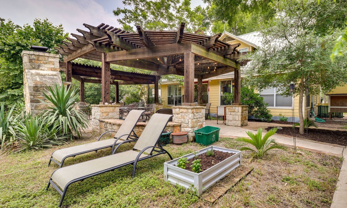 Taylor House | Taylor Vacation Rental w/Patio & Creek Access!