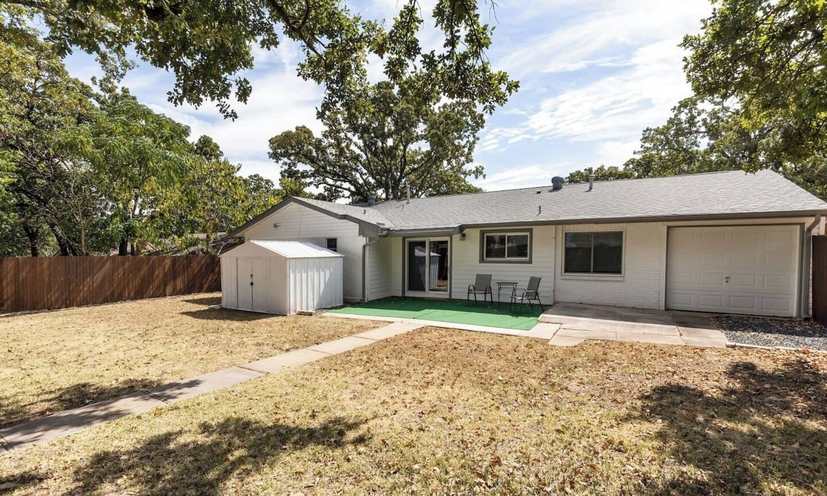 Grapevine House | TCH - Cozy 3bd/2ba home in Grapevine w/Workspace