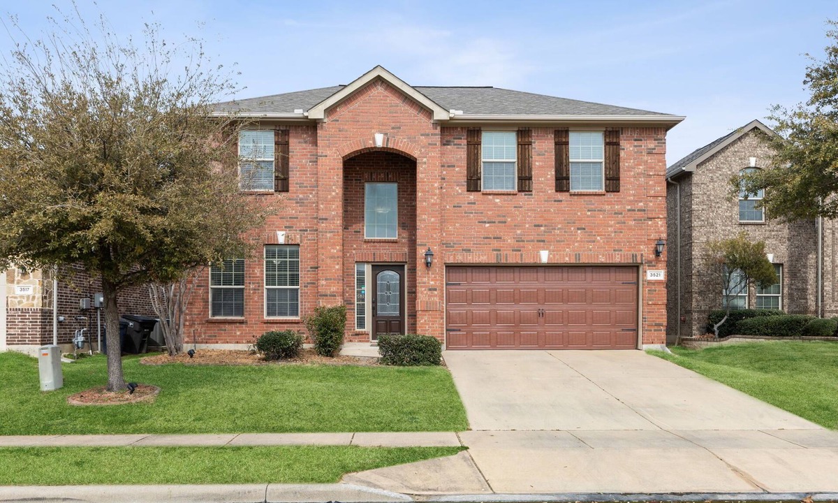 Keller House | TCH - Spacious 4bd/2.5ba in Fort Worth with Office