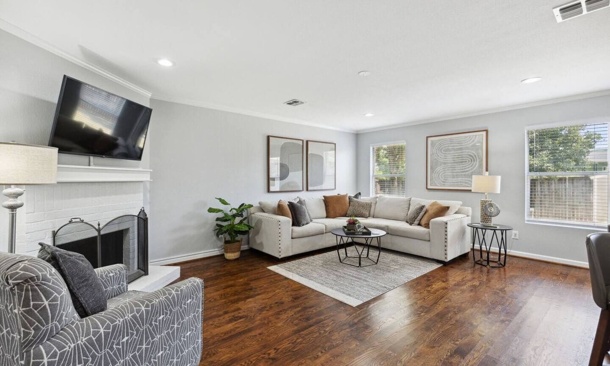 Elmo House | TCH - Spacious 4bd/2.5ba in Rockwall w/Workspace