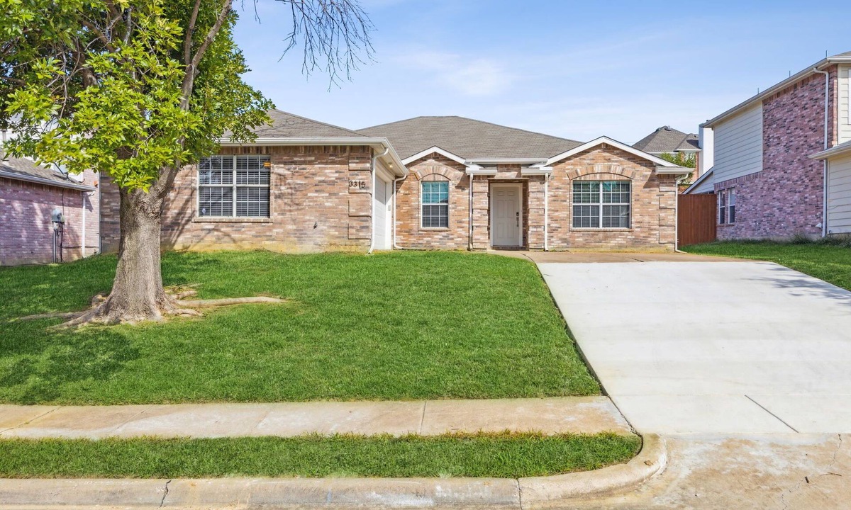 Sachse House | TCH - Spacious 4bd/2ba home in Sachse with Office