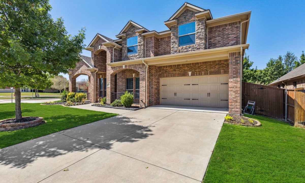 Roanoke House | TCH - Spacious 5bd/2.5ba Roanoke home with Office