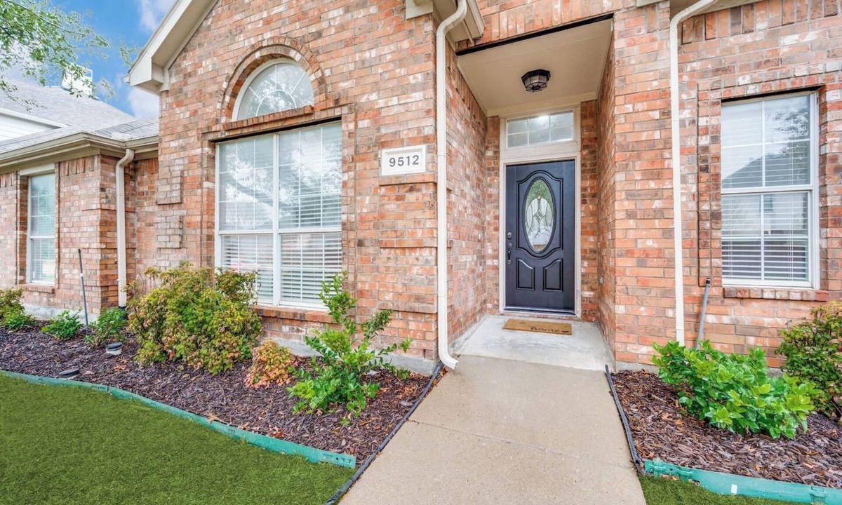 Prestmont House | TCH - Spacious 5bd/2ba home in Frisco with Office