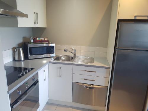 Te Kaha Hotel | Te Kaha Beach Hotel