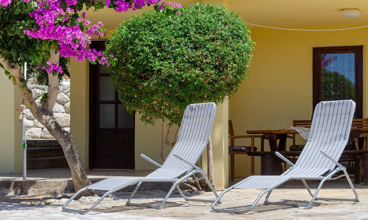 Prizba Apartment | Teacher's Pebble Beach House Ground Floor Apartment