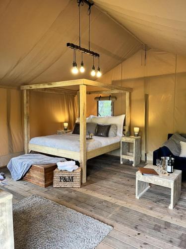 Cutnall Green House | Teal Safari Tent