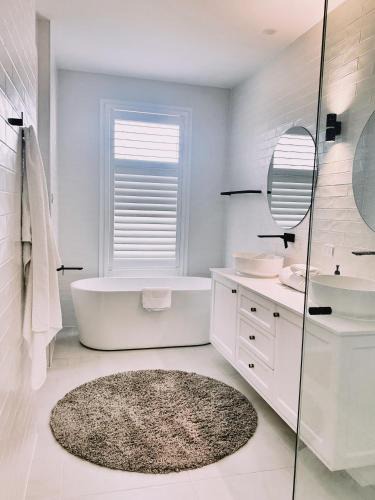 Muswellbrook House | Team Luxury Home for Short or Long Stays