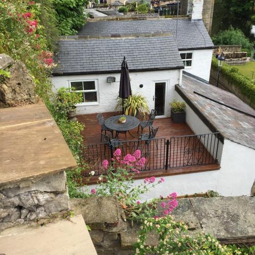 Knaresborough House | Teardrop Cottage