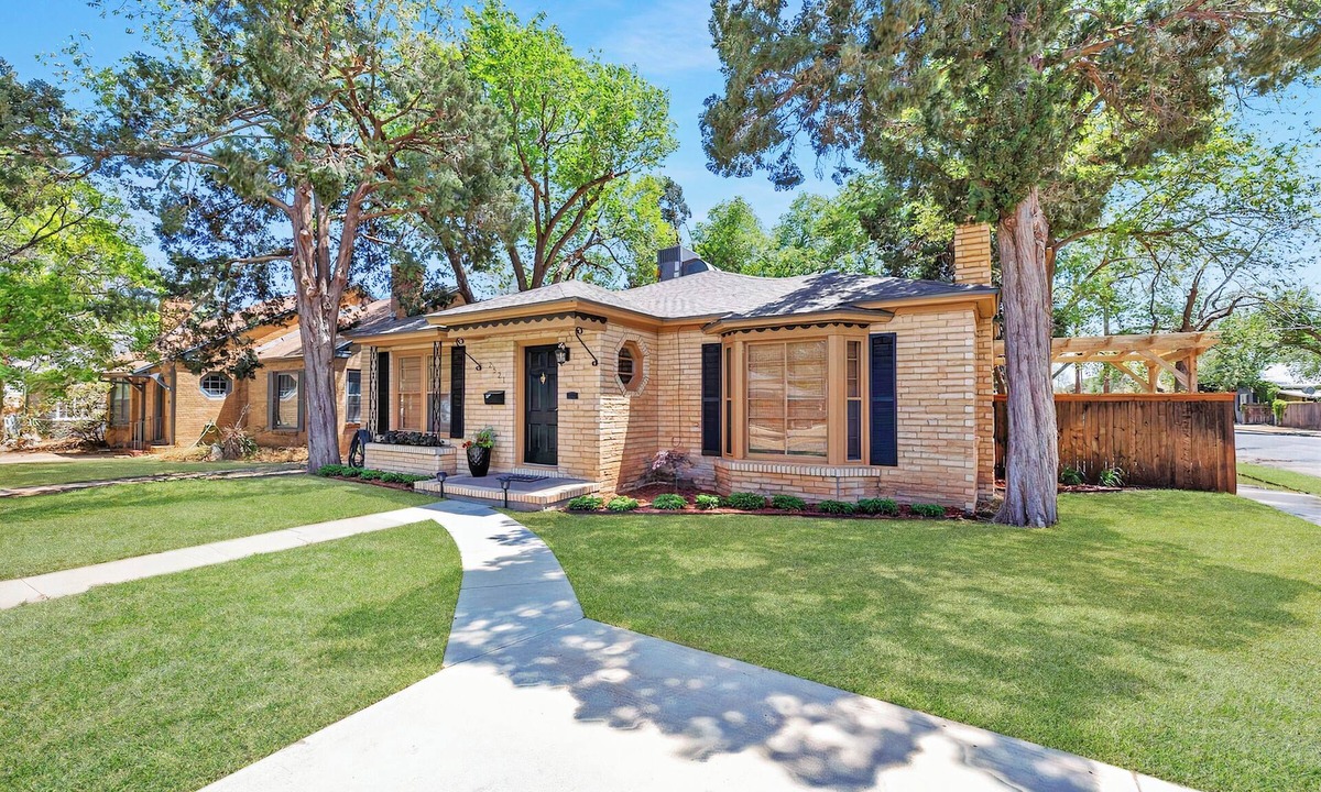 Tech Terrace House | Tech Terrace Vintage Gem, 5 Blocks from TTU Campus