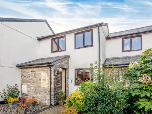 Buckfastleigh House | Ted 'N' Betty's