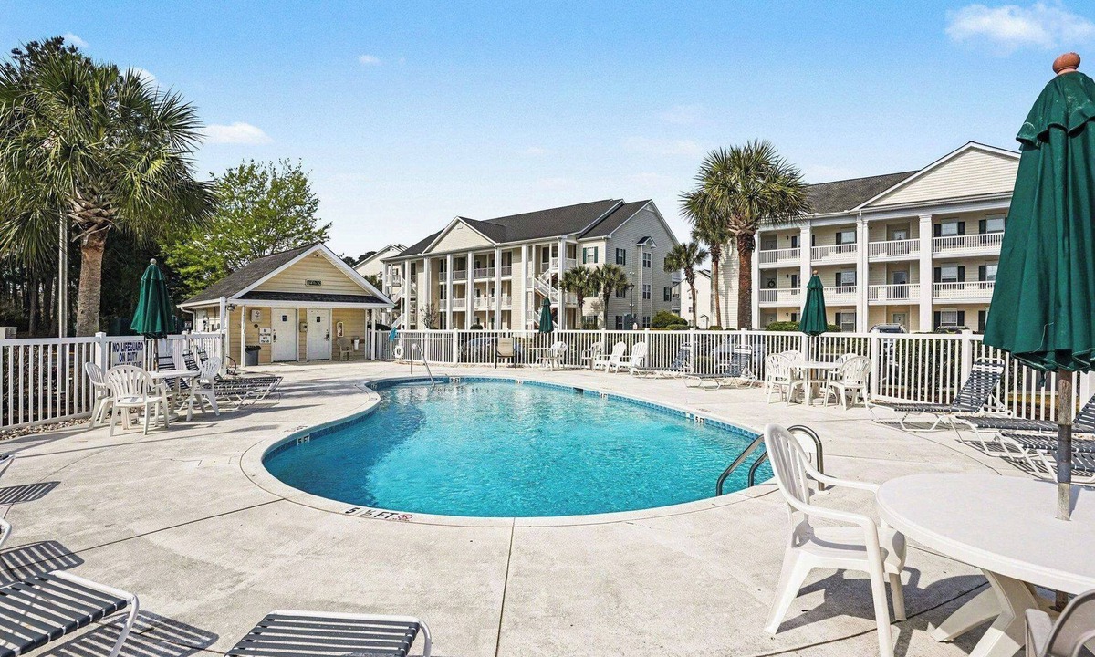 Waterford Plantation Condo | Tee Time Retreat- Pool Access + Premier Golf