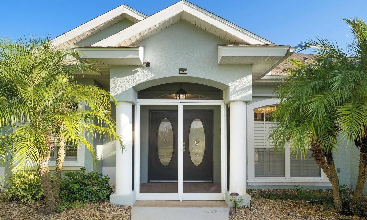 Long Meadow House | Tee to Sea Hideaway – 3BR/2BA Coastal Retreat
