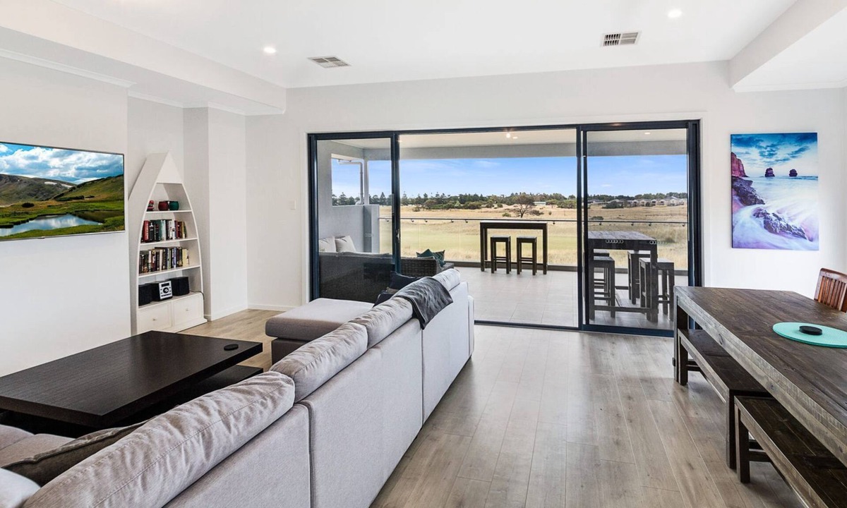 Normanville House | Tee Two on Troon - 21/30 Troon Drive