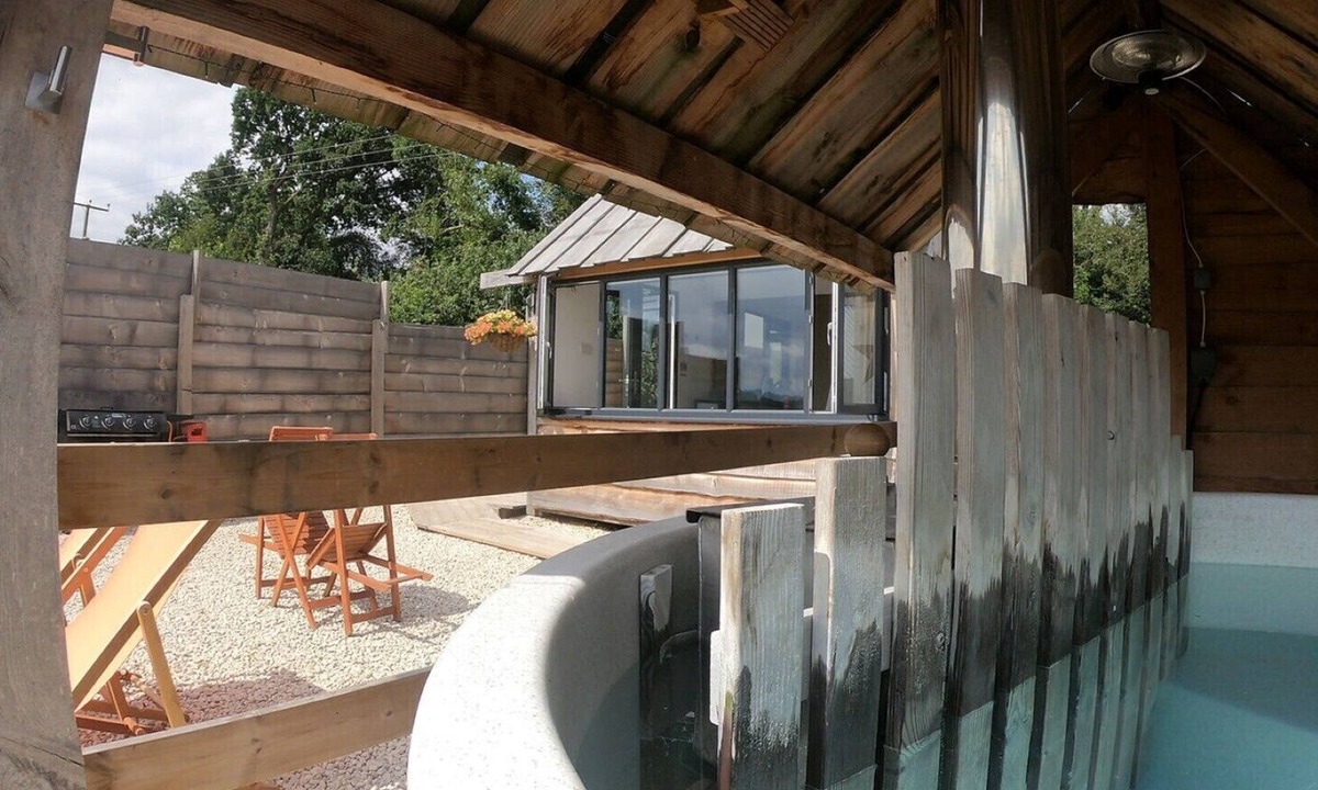 Maidwell Cabin | Teeny Weeny Deluxe