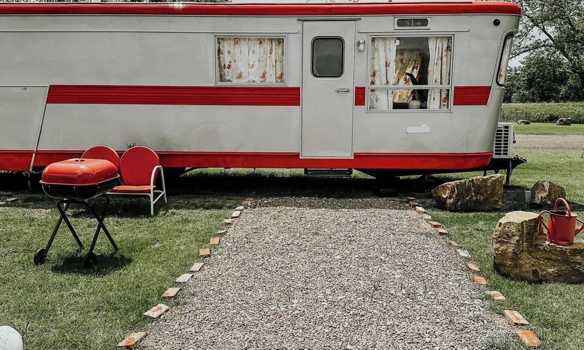 Sapulpa House | Teepee Drive-In; 1956 Spartan Imperial Mansion