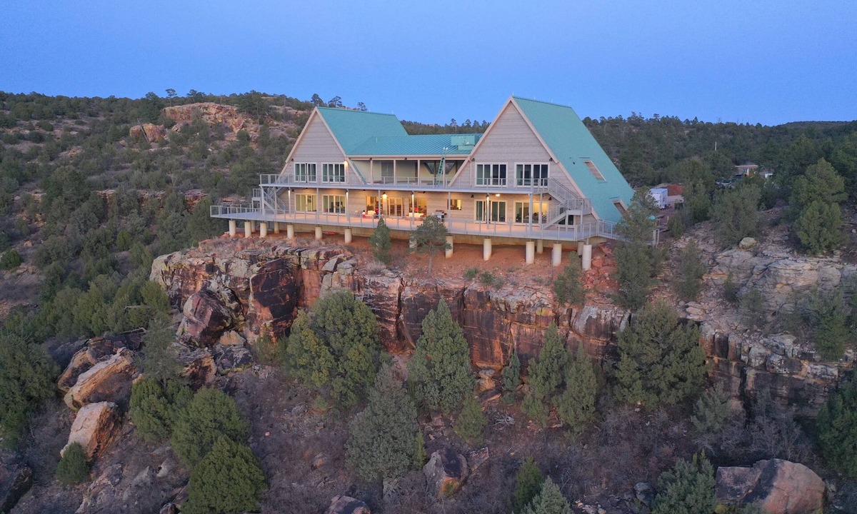 Solano Hotel | Teepee Lodge at giant ranch with horses & firearms & trailrides, New Mexico