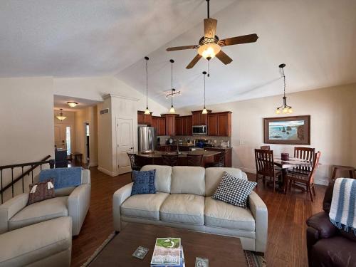 Camdenton Villa | TeeTime Blue Stay on the Fairway