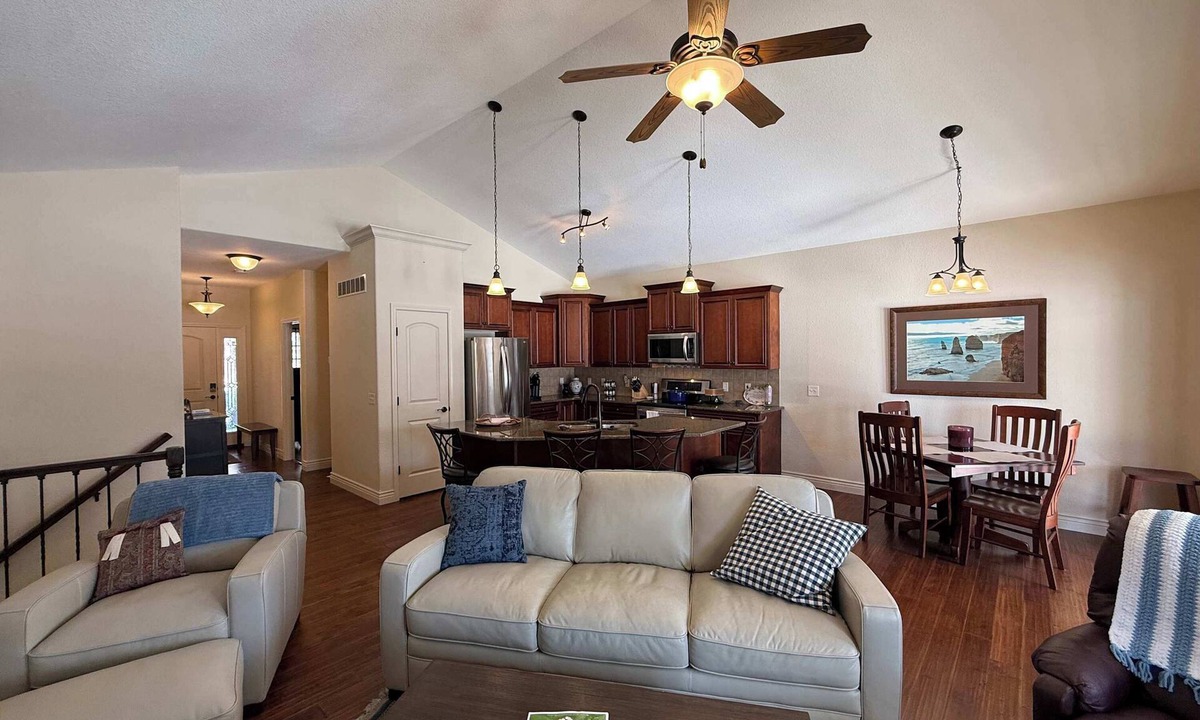 Camdenton Villa | TeeTime Blue Stay on the Fairway
