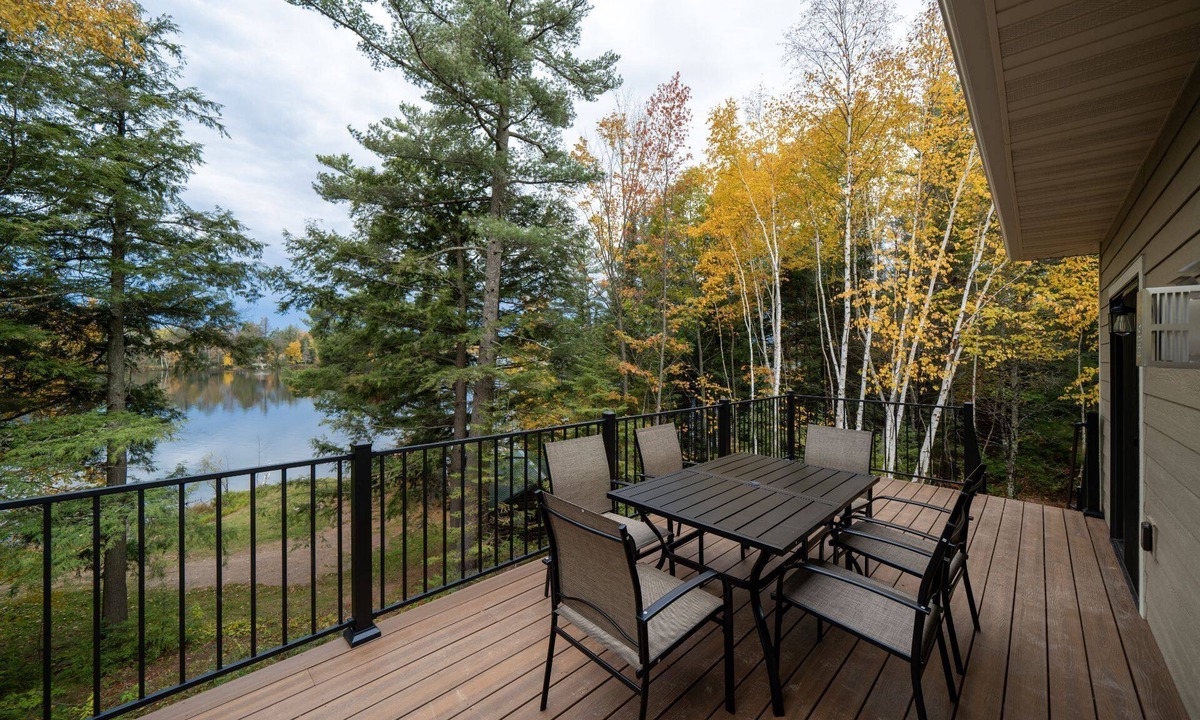 Cable Apartment | Telemark Point Deluxe Lakefront Duplex - 4br/2ba