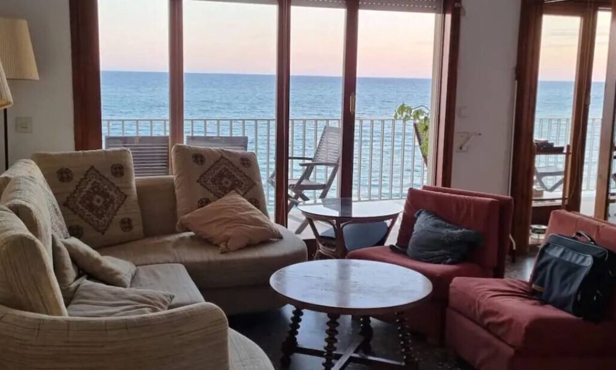 Segur de Calafell Condo | TELEWORK IN FRONT OF THE SEA