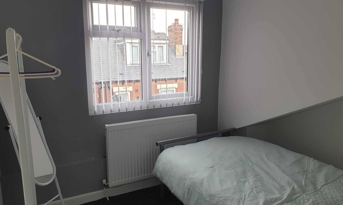 Leeds House | temporary house rent