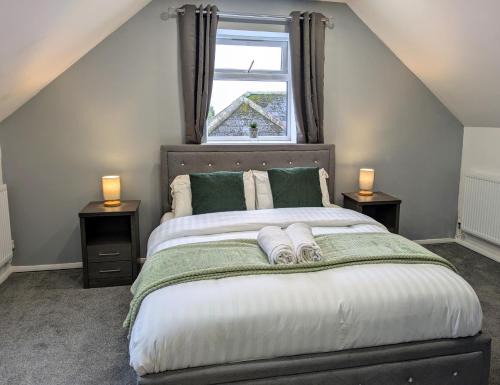 Telford House | Tempting Telford 4 bed house