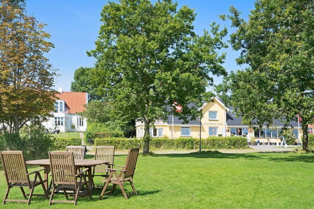 Fur House | Ten-Bedroom Holiday Home in Fur