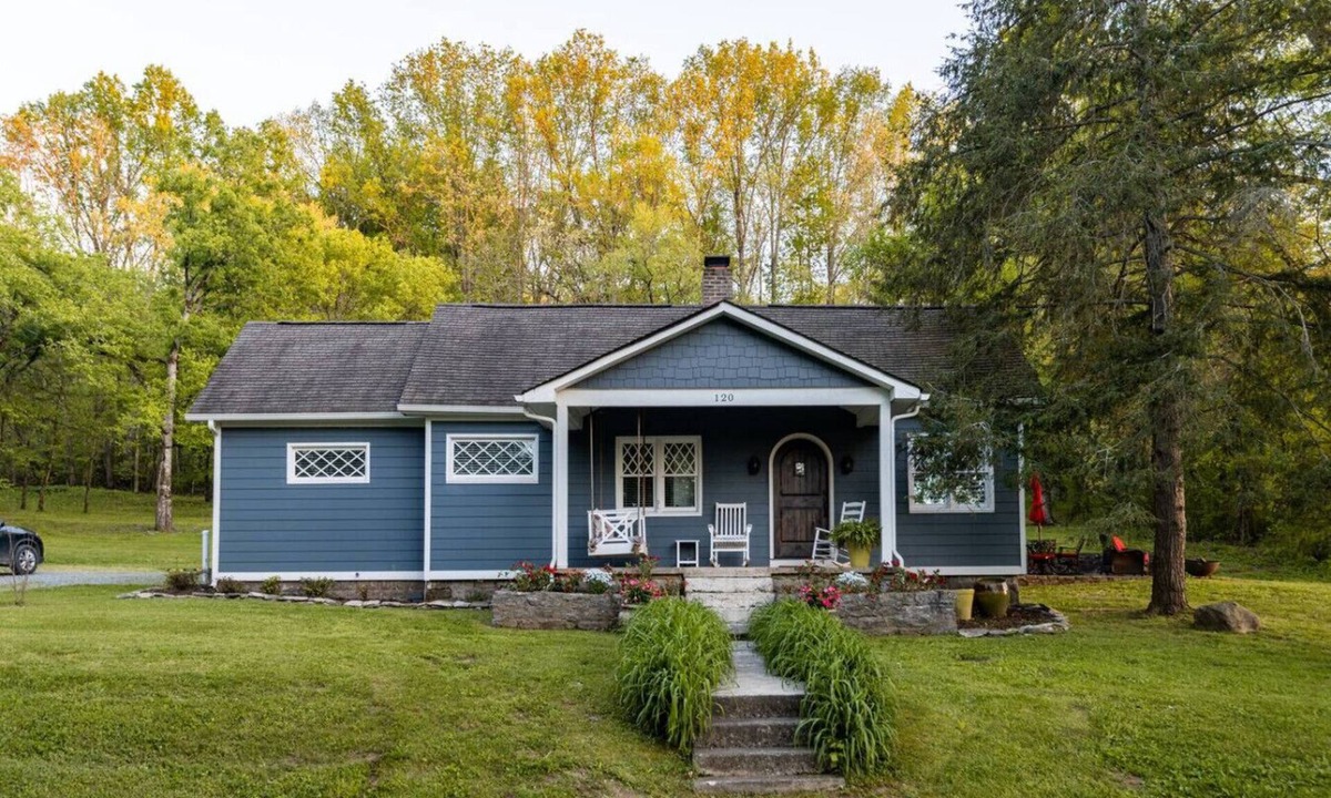 Shelbyville House | Tennessee Getaway (Jack Daniel’s, Nearest Green)