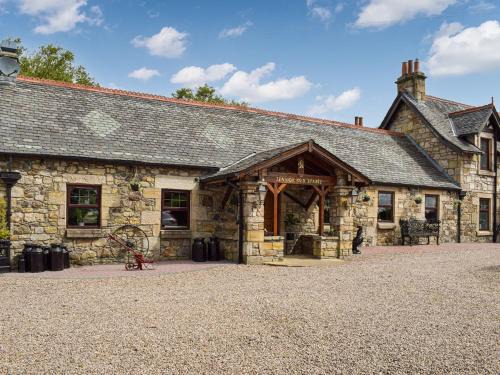 Kilbirnie House | Tennox Stables - Uk39975