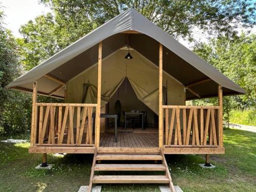 Concourson-sur-Layon Other | Tente confortable - 4 pers. - API-1-52-2628