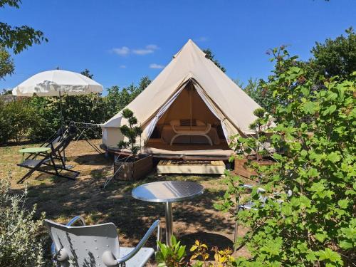 Alzonne Other | Tente Out of Africa
