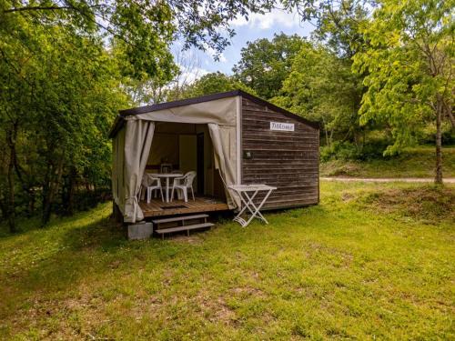 Fenouillet Other | Tente Toile & Bois - 2 Chambres, Terrasse - API-1-52-789
