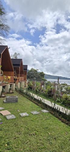 Candikuning House | Teras Danu