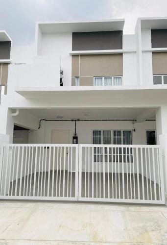 Bandar Sri Sendayan House | Teratak Rayyan Sendayan Homestay