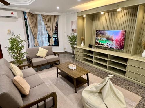 Bukit Kecil House | Terengganu Inn