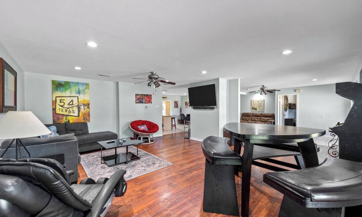 Arlington House | Terlingua MidTerm Rental
