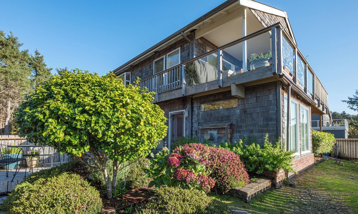 Tolovana Park Apartment | Tern Inn North- Private Suite-Close to Beach-Fireplace-Peaceful